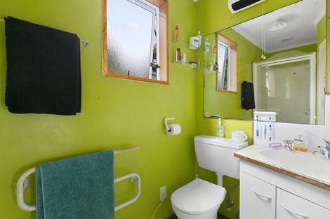 Photo of property in 18 Owen Street, Green Island, Dunedin, 9018