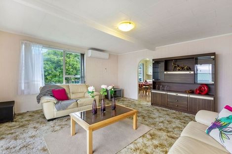 Photo of property in 1/39 Reynella Drive, Massey, Auckland, 0614