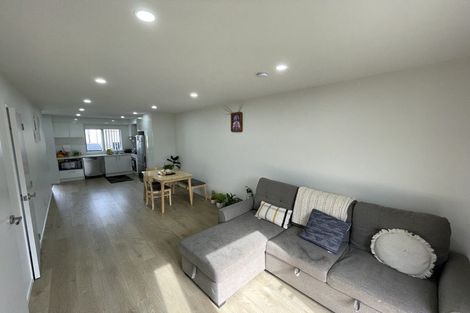 Photo of property in 21 Valour Lane, Papakura, 2110