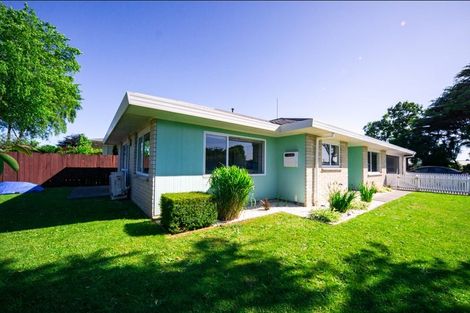 Photo of property in 9 Hilton Road, St Andrews, Hamilton, 3200