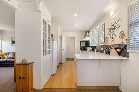 Photo of property in 11 Lemnos Place, Titirangi, Auckland, 0604