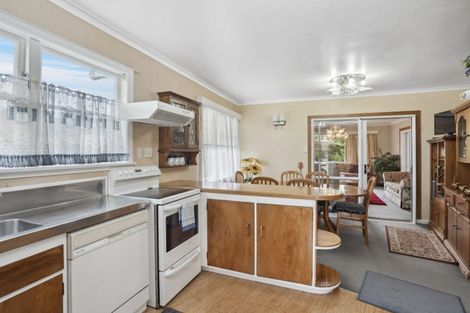 Photo of property in 12 Lane Crescent, Tawa, Wellington, 5028