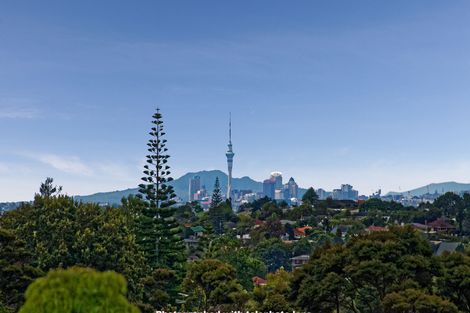 Photo of property in 5 Kotinga Avenue, Glen Eden, Auckland, 0602