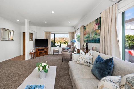 Photo of property in 4 Aintree Place, Taradale, Napier, 4112