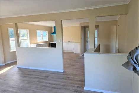 Photo of property in 13 Emirau Place, Glenfield, Auckland, 0629