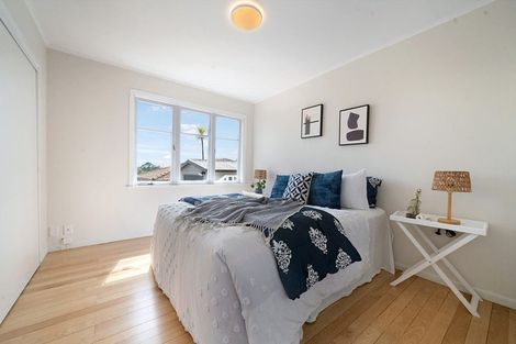 Photo of property in 48a Beaubank Road, Kelston, Auckland, 0602