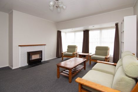 Photo of property in 18 Montrose Place, Takaro, Palmerston North, 4412