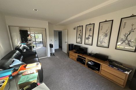 Photo of property in 8a Taumata Road, Castor Bay, Auckland, 0620