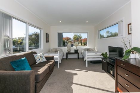 Photo of property in 11 Lipscombe Crescent, Havelock North, 4130