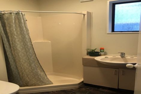 Photo of property in 17a Wynyard Crescent, Fernhill, Queenstown, 9300