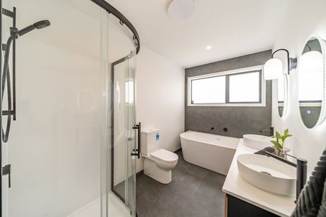 Photo of property in 47a Heretaunga Square, Silverstream, Upper Hutt, 5019