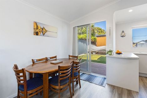 Photo of property in 8 Woodgrove Avenue, North New Brighton, Christchurch, 8083