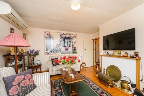 Photo of property in 27 Holland Crescent, Bulls, 4818