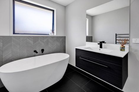 Photo of property in 13 Hodge Park Lane, Inglewood, 4330