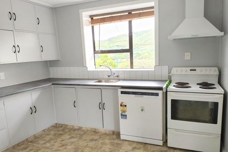 Photo of property in 15 Manor Drive, Stokes Valley, Lower Hutt, 5019