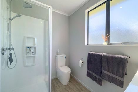 Photo of property in 100 Kon Tiki Road, Whiritoa, Whangamata, 3691