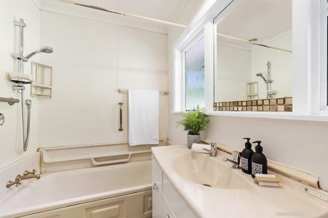 Photo of property in 11 Churchill Drive, Wilton, Wellington, 6035