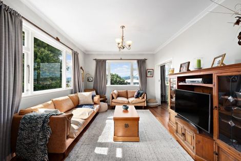 Photo of property in 35 Upper Bourke Street, Kilbirnie, Wellington, 6022