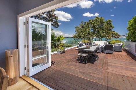 Photo of property in 13 Stanley Point Road, Stanley Point, Auckland, 0624