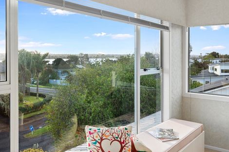 Photo of property in 4 The Anchorage, Sunnyhills, Auckland, 2010