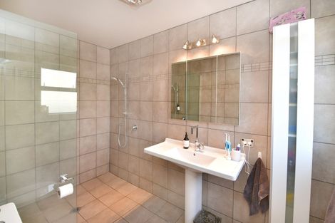 Photo of property in 24 Hawaiian Parade, Arkles Bay, Whangaparaoa, 0932