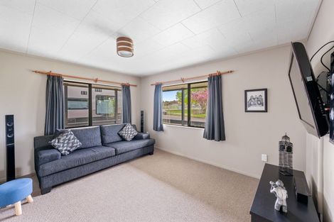 Photo of property in 22 Whiting Crescent, Greenmeadows, Napier, 4112