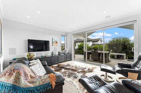 Photo of property in 16 Discovery Drive, Gulf Harbour, Whangaparaoa, 0930