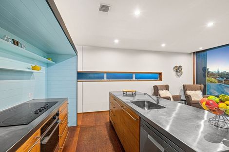 Photo of property in 8a Wairata Place, Te Atatu South, Auckland, 0610