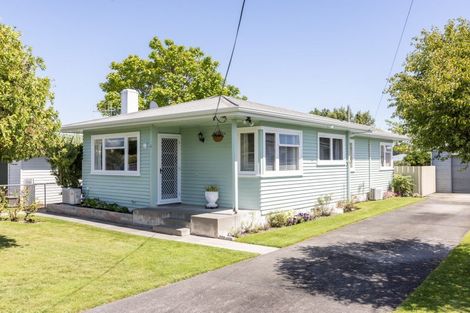 Photo of property in 1 Gardiner Place, Havelock North, 4130