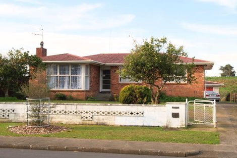 Photo of property in 33 Blake Road, Mangere East, Auckland, 2024