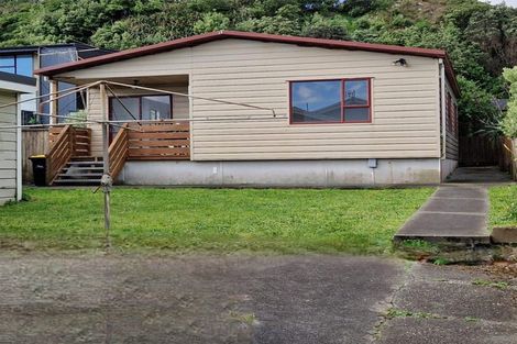 Photo of property in 12 Trent Street, Island Bay, Wellington, 6023
