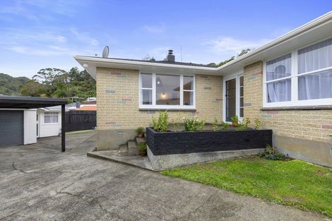 Photo of property in 2 Bella Grove, Naenae, Lower Hutt, 5011