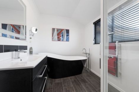 Photo of property in 68 Moana View Road, Waikawa, Picton, 7220