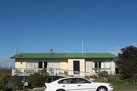 Photo of property in 4 Svenson Road, Waipukurau, 4200