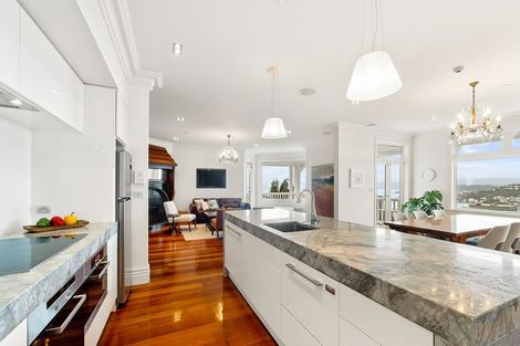 Photo of property in 8 Central Terrace, Kelburn, Wellington, 6012