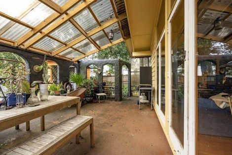 Photo of property in 31 Taipari Road, Te Atatu Peninsula, Auckland, 0610
