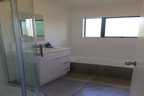 Photo of property in 1/20 Elliott Avenue, Bayview, Auckland, 0629