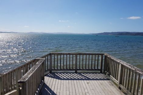 Photo of property in 19 Karoro Road, One Tree Point, 0118