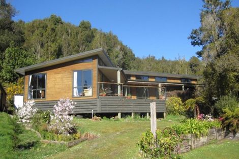 Photo of property in 88 Clifton Road, Kaiata, Greymouth, 7805