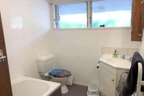 Photo of property in 3/50 Old Lake Road, Narrow Neck, Auckland, 0624