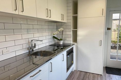 Photo of property in 8 Le Roy Terrace, Birkenhead, Auckland, 0626