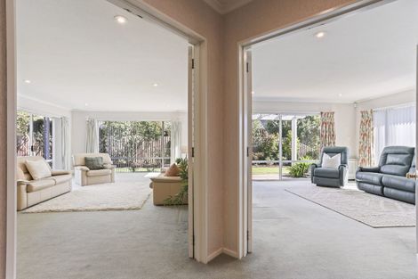 Photo of property in 4 Wardour Mews, Avonhead, Christchurch, 8042