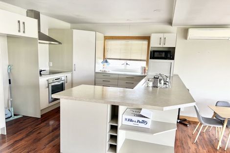 Photo of property in 14 Lyttelton Avenue, Forrest Hill, Auckland, 0620