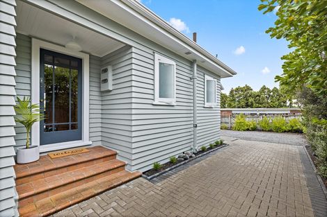 Photo of property in 1/127 Birkdale Road, Birkdale, Auckland, 0626