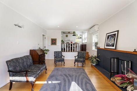 Photo of property in 1/16 Weldene Avenue, Glenfield, Auckland, 0629