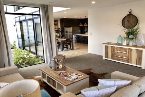 Photo of property in 4 Pheasant Close, Stanmore Bay, Whangaparaoa, 0932