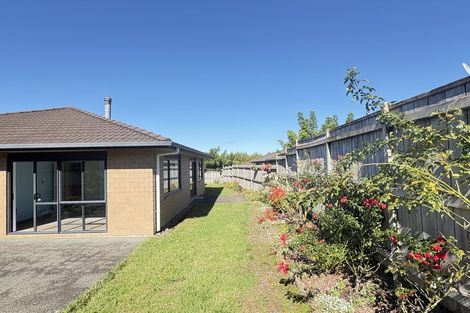 Photo of property in 53 Makora Road, Massey, Auckland, 0614