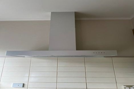 Photo of property in 68 Beach Road, Mellons Bay, Auckland, 2014