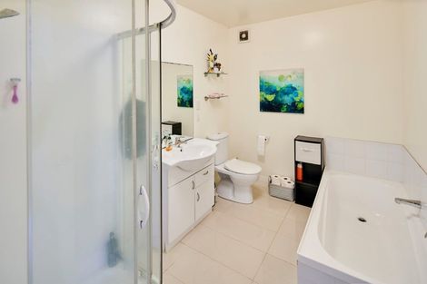 Photo of property in 2b Wilkinson Street, Oriental Bay, Wellington, 6011