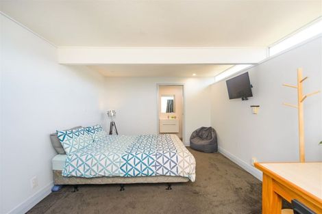 Photo of property in 6 Pukatea Place, Milson, Palmerston North, 4414